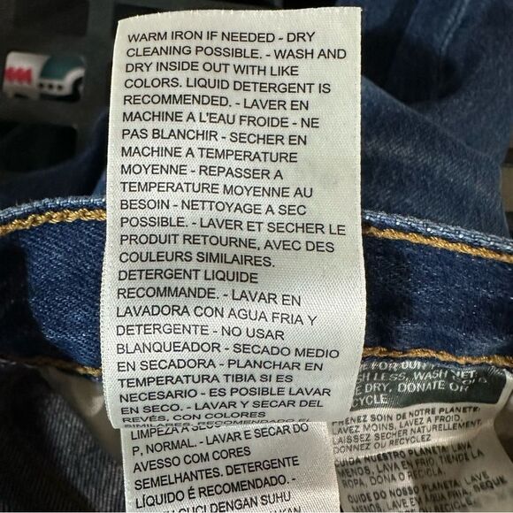 Levi’s Wedgie Blue Raw Hem Ankle Jeans Straight Leg Button Fly Size‎ 26 - Picture 8 of 9